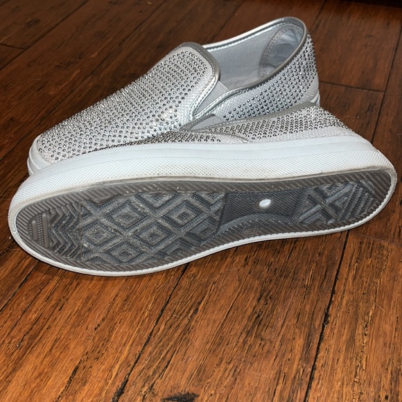 Metropolitan View Women’s Shoes - Picture 4 of 4